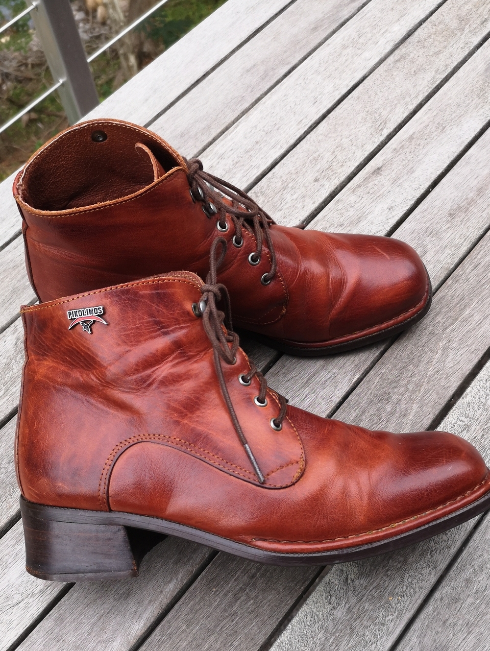 Pikolinos laced leather ankle boots